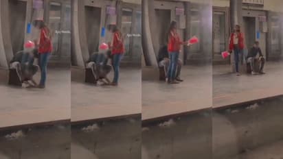 ಮೆಟ್ರೋ ನಿಲ್ದಾಣದಲ್ಲಿ ಯುವತಿ ಕಾಲಿಗೆ ನಮಸ್ಕರಿಸಿದ ಯುವಕ; ಈತನ ಲೈಸನ್ಸ್ ಕ್ಯಾನ್ಸಲ್ ಮಾಡಿ ಎಂದ ಪುರುಷರು!