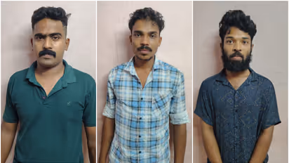 സംശയാസ്പദമായ സാഹചര്യത്തിൽ കാർ, പരിശോധിച്ച എക്സൈസ് ഉദ്യോഗസ്ഥർക്ക് നേരെ ആക്രമണം; മൂന്ന് പേർ പിടിയിൽ