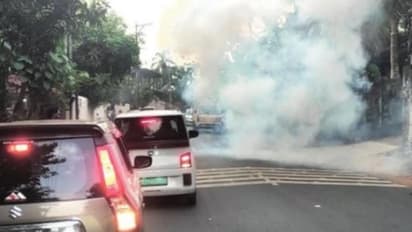 കല്ലാച്ചി- വളയം റോട്ടിൽ വീണ്ടും അതിരുവിട്ട കല്ല്യാണ ആഘോഷം; പടക്കം പൊട്ടിച്ച് ഗതാഗത തടസമുണ്ടാക്കി 