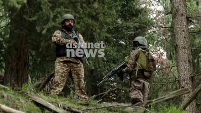 കശ്മീരിൽ ഭീകരരുമായി ഏറ്റുമുട്ടി സൈന്യം; പ്രകോപനം തുടര്ന്ന് പാകിസ്ഥാൻ, നിയന്ത്രണ രേഖയിൽ വെടിവെയ്പ്പ്
