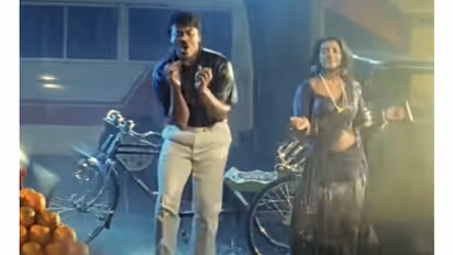 రైన్ సాంగ్స్ చేస్తున్నప్పుడు చిరంజీవి ఫీలింగ్ ఏంటి ? డాక్టర్ ప్రశ్నకి మెగాస్టార్ దిమ్మతిరిగే ఆన్సర్ 