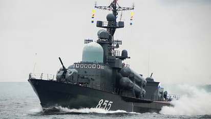 പാക് പതാകയുള്ള കപ്പലുകൾക്ക് ഇന്ത്യൻ തുറമുഖങ്ങളിലേക്ക് പ്രവേശിക്കുന്നതിന് വിലക്ക്; വിജ്ഞാപനമിറക്കി കേന്ദ്രം