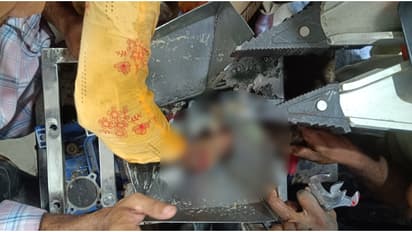 ചപ്പാത്തിയുണ്ടാക്കുന്നതിനിടെ സതിയമ്മയുടെ കൈ മെഷീനിൽ കുടുങ്ങി; രക്ഷകരായി അഗ്നിരക്ഷാസേന