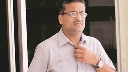 'നേരെ വളരുന്ന മരങ്ങൾ ആദ്യം മുറിച്ചുമാറ്റപ്പെടും'; 34 വര്‍ഷത്തിനിടെ 57 സ്ഥലംമാറ്റം, ഐഎഎസ് ഓഫീസർ വിരമിച്ചു