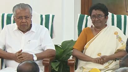 അർത്ഥ പൂർണമായ സർവീസ് കാലഘട്ടം; വാനോളം പ്രശംസിച്ച് മുഖ്യമന്ത്രി പിണറായി വിജയൻ; ചീഫ് സെക്രട്ടറിക്ക് യാത്രയയപ്പ്