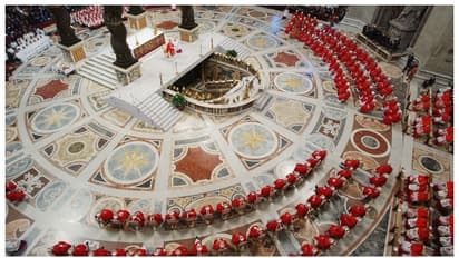 Pope election: వాటికన్‌లో నల్ల పొగ.. కొత్త పోప్ ఎంపిక మొదటి ఓటింగ్‌ విఫలం