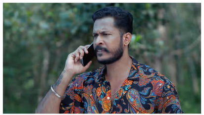 പൂമാലകൾ കൊണ്ടുപോകുന്ന വണ്ടി തട്ടിയെടുത്ത് ആന്റണി - ചെമ്പനീർ പൂവ് സീരിയൽ റിവ്യൂ