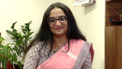 വിഴിഞ്ഞം ക്രഡിറ്റ് തർക്കം കല്യാണ വീട്ടിലെ ചെറിയ പ്രശ്നമെന്ന് ദിവ്യ എസ് അയ്യർ; രണ്ടാം ഘട്ട വികസനം ഈ വർഷം