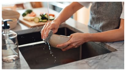 ഈ പാത്രങ്ങൾ കഴുകുമ്പോൾ സൂക്ഷിക്കണേ