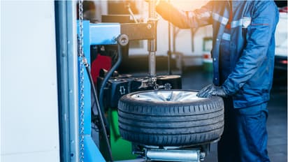 പരസ്യങ്ങളിൽ കാറുകളുടെയും സ്പെയർപാർട്സുകളുടെയും വില നൽകണം; നിർദ്ദേശവുമായി ഖത്തർ വാണിജ്യ വ്യവസായ മന്ത്രാലയം