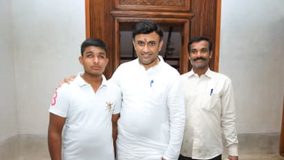 ದೃಷ್ಟಿದೋಷ ಲೆಕ್ಕಿಸದೆ SSLCಯಲ್ಲಿ 592 ಅಂಕ ಗಳಿಸಿದ ಕೌಶಿಕ್