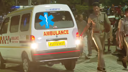 കോഴിക്കോട് മെഡിക്കൽ കോളേജ് അപകടം: അഞ്ച് പേരുടെ മരണത്തിൽ പൊലീസ് കേസെടുത്തു