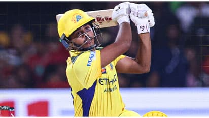 അടിയും തിരിച്ചടിയുമായി ചെന്നൈയും ബെംഗളൂരുവും; മഞ്ഞപ്പടയ്ക്ക് ഭേദപ്പെട്ട തുടക്കം