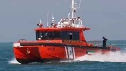 കുവൈത്തിൽ കടലിൽ മുങ്ങിത്താഴ്ന്ന കുട്ടിയെ രക്ഷപ്പെടുത്തി മറൈൻ റെസ്ക്യൂ ടീം