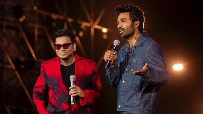 மும்பையில் ஏ.ஆர்.ரகுமான் இசை நிகழ்ச்சி : தமிழ் பாடல் பாடி அரங்கத்தை அதிரவிட்ட தனுஷ்!