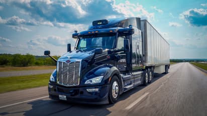 ஓட்டுநரில்லா லாரி 1930 கி.மீ பயணித்தது; கெத்து காட்டிய Aurora Innovations