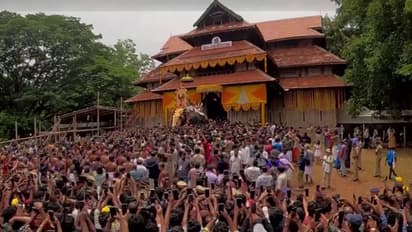  ശക്തന്‍റെ തട്ടകത്തിൽ പൂരവിളംബരം; തെക്കേ ഗോപുര നട തുറന്ന് നെയ്തലക്കാവിലമ്മ എഴുന്നള്ളി, പൂരാവേശത്തിൽ തൃശൂര്‍