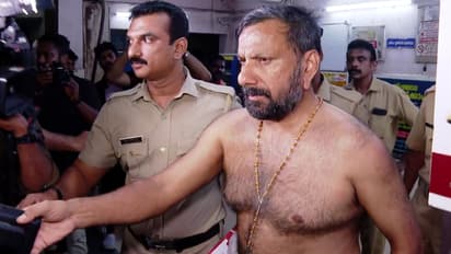 ജനാധിപത്യം സംരക്ഷിക്കാൻ ജയിലിലേക്ക് പോകുന്നെന്ന് ഷാജൻ സ്കറിയ; മുഖ്യമന്ത്രിക്കെതിരെ മുദ്രാവാക്യം വിളിച്ചു