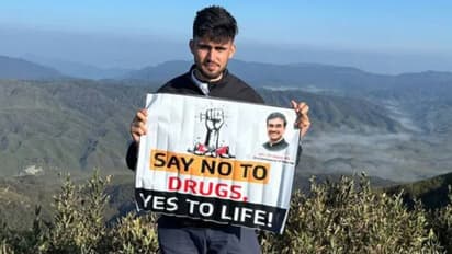 Telangana: బెట్టింగ్ యాప్ లకు వ్యతిరేకంగా ఇతను ఏం చేశాడో చూడండి