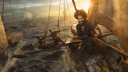 ஒரே படத்தில் ஹீரோவாகவும், வில்லனாகவும் மிரட்ட வரும் சூரி