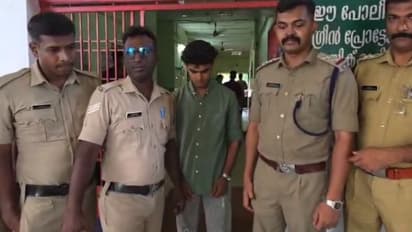 വാഹന പരിശോധനക്കിടെ പരുങ്ങി 18 കാരൻ; സ്കൂട്ടറിൻ്റെ സീറ്റിനടിയിൽ പരിശോധിച്ച പൊലീസ് ഞെട്ടി, കെട്ടുകണക്കിന് പണം!