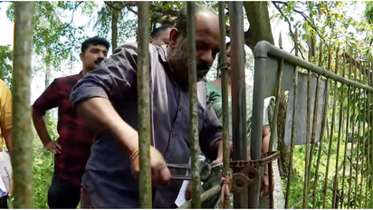 എൽസ്റ്റണിലെ ഫാക്ടറിയും കെട്ടിടങ്ങളും സർക്കാർ ഏറ്റെടുത്തു, അകത്ത് കടന്നത് ഫാക്ടറിയുടെ പൂട്ട് തകർത്ത്