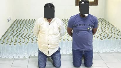 വാറ്റുചാരായവുമായി ബസിൽ, പൊടുന്നനെ പരിശോധന, പ്രവാസികൾ കുവൈത്തിൽ പിടിയിലായി