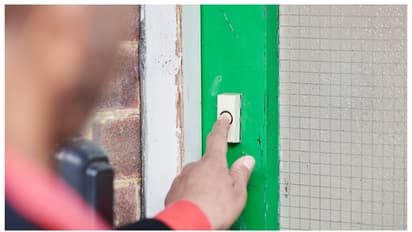 ടിക്ക് ടോക്ക് വീഡിയോയ്ക്കായി ഡോർബൽ അടിച്ച് പ്രാങ്ക് ചെയ്ത 18 -കാരനെ വീട്ടുടമ വെടിവെച്ചുകൊന്നു