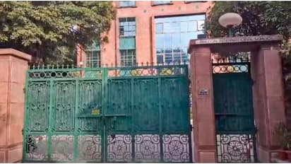 രാജ്യം കനത്ത സുരക്ഷയിൽ; അതിർത്തി സംസ്ഥാനങ്ങളിൽ സ്കൂളുകൾ അടക്കുന്നു, ആരോഗ്യ പ്രവർത്തകരുടെ അവധി റദ്ദാക്കി