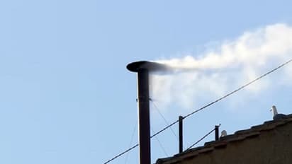 New Pope elected: वेटिकन में सफेद धुआं, पोप फ्रांसिस का चुना गया उत्तराधिकारी