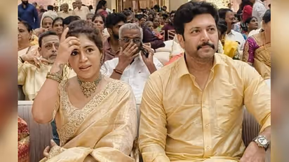 2வது திருமணம் செய்துகொண்டாரா ரவி மோகன்? காட்டுத்தீ போல் பரவும் போட்டோ