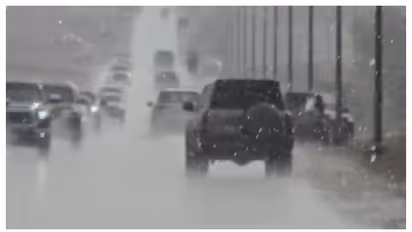 യുഎഇയുടെ വിവിധ ഭാഗങ്ങളില്‍ ശക്തമായ കാറ്റും മഴയും, ഇന്ന് വൈകുന്നേരം വരെ ജാഗ്രതാ മുന്നറിയിപ്പ്