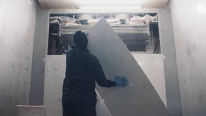 തുറമുഖത്ത് വന്ന കണ്ടെയ്നറിൽ 'മരുന്നുകൾ'; നായ്ക്കളെ അടക്കം ഉപയോഗിച്ച് പരിശോധന, ഒളിപ്പിച്ചത്  46 കിലോ കൊക്കെയ്ൻ