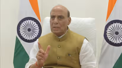 ഭീകരരുടെ വേര് നോക്കി ആയുധങ്ങൾ പ്രയോ​ഗിച്ചു, പാകിസ്ഥാനെ മുട്ടുകുത്തിച്ചു; സൈന്യത്തെ പുകഴ്ത്തി രാജ്നാഥ് സിം​ഗ്