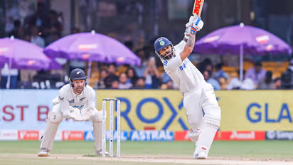 ಟೆಸ್ಟ್‌ ನಿವೃತ್ತಿ ಬೆನ್ನಲ್ಲೇ ಪ್ರೇಮಾನಂದ ಗುರೂಜಿ ಭೇಟಿ ಮಾಡಿ ಆಶೀರ್ವಾದ ಪಡೆದ ವಿರುಷ್ಕಾ ದಂಪತಿ