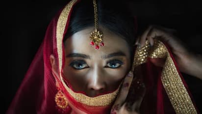 വിവാഹസൽക്കാരത്തിനിടെ യുവതിയുടെ നാടകീയ എൻട്രി, ആകെ ബഹളം, പൊലീസ്, കേസ്