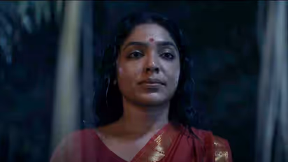 രണ്ട് വര്ഷത്തിന് ശേഷം റിമ കല്ലിങ്കല്, സംവിധാനം സജിന് ബാബു; 'തീയേറ്റര്' ടീസര് എത്തി