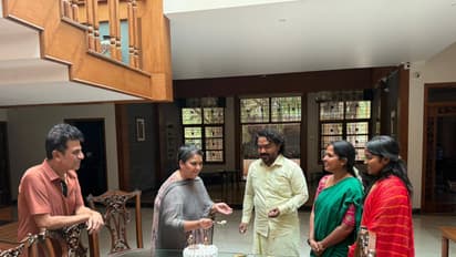 ಶಿವಣ್ಣನ ಮನೆಯಲ್ಲಿ ಬರ್ತಡೇ ಮಾಡಿಕೊಂಡ ಅರ್ಜುನ್ ಜನ್ಯ; ಗೂಡ್ಸ್ ಆಟೋದಲ್ಲಿ ಹೋಗಿ ಕಾರ್ಯಕ್ರಮ ಕೊಡ್ತಿದ್ದ ಪ್ರತಿಭೆ!