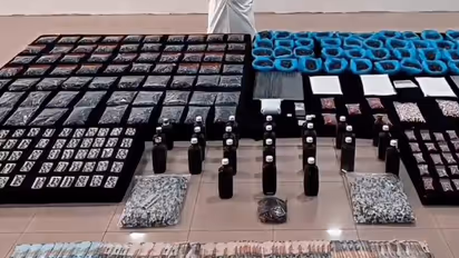 പൊടിയും ഓയിലും ഗുളികകളും, റെയ്ഡിനിടെ പിടികൂടിയത് വമ്പൻ മയക്കുമരുന്ന് ശേഖരം; നിർമ്മാണോപകരണങ്ങളും കണ്ടെത്തി