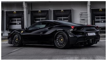 3 കോടിയുടെ ഫെരാരി മലമുകളില്‍ നിന്നും നദിയിലേക്ക് തലകുത്തി മറിഞ്ഞു, ബ്രിട്ടീഷ് ദമ്പതികൾക്ക് ദാരുണാന്ത്യം 