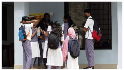 പ്ലസ് വൺ പ്രവേശന നടപടികൾക്ക് തുടക്കം; വെബ്സൈറ്റിലൂടെ വൈകിട്ട് 4 മുതൽ അപേക്ഷിക്കാം, അവസാന തീയതി മെയ് 21