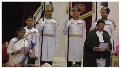 సుప్రీం కోర్టు ప్రధాన న్యాయమూర్తిగా జస్టిస్ బి.ఆర్. గవాయ్ ప్రమాణస్వీకారం