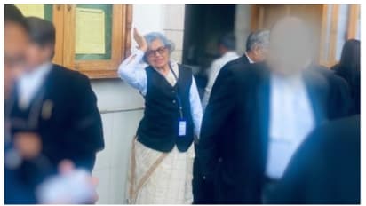 'സുപ്രീംകോടതിയിലെ ആണുങ്ങളുടെ ടോയ്ലറ്റിന്റെ സ്ഥാനം മാറ്റണം'; അഡ്വ. ഇന്ദിരാ ജയ്സ്വാളിന്റെ കുറിപ്പ് വൈറൽ