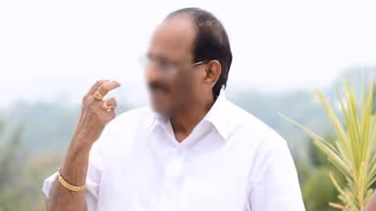 ఇండియా గర్వించదగ్గ రైటర్‌, స్టార్‌ డైరెక్టర్‌కి ఫాదర్‌.. కానీ ఆయన డైరెక్ట్ చేసిన సినిమాలన్నీ ఫ్లాప్‌ 