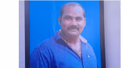 ഹോളോബ്രിക് കയറ്റിവന്ന മിനി ലോറിയും ബൈക്കും കൂട്ടിയിടിച്ചു; രണ്ടാഴ്ചയായി ചികിത്സയിലിരുന്ന യുവാവ് മരിച്ചു