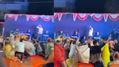 എല്ലാം ശാന്തം, പെട്ടെന്നതാ കെട്ടുപൊട്ടിച്ച് പാഞ്ഞ് കാള, സ്റ്റേജില് ഓടിക്കയറി, നാലുപാടുമോടി അതിഥികൾ