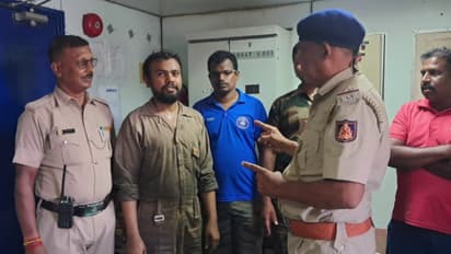 നടപടി കോസ്റ്റ് ഗാർഡിൻ്റേത്; കർണാടകയിലെ കാർവാർ തുറമുഖത്തെത്തിയ ഇറാഖി ചരക്ക് കപ്പലിൽ പാക് പൗരൻ, തിരിച്ചയച്ചു