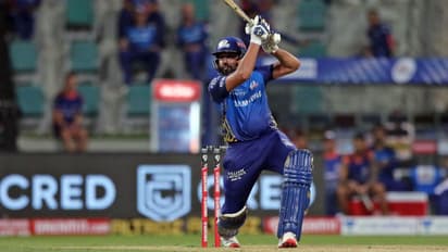 പഞ്ചാബിനെതിരെ പവറില്ലാതെ മുംബൈയുടെ തുടക്കം, റിക്കിള്ടണ് മടങ്ങി; രോഹിത്തും സൂര്യകുമാറും ക്രീസില്