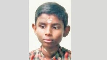 അകക്കണ്ണിൽ നല്ല വെളിച്ചം, ബ്രെയിൻ ലിപി പിന്തുടർന്ന് ഉറക്കെ വായിച്ച് പഠിച്ച് മിന്നും വിജയവുമായി ആകാശും നന്ദേഷും