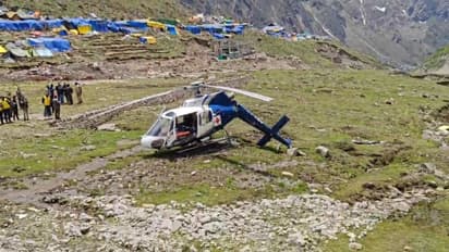 ലാൻഡ് ചെയ്യാനുള്ള ശ്രമത്തിനിടെ കേദാർനാഥിൽ എയർ ആംബുലൻസ് തകർന്നു, ഹെലിപാഡിലെത്തും മുൻപ് അപകടം